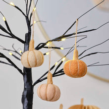 Load image into Gallery viewer, Felt Pumpkin Decorations