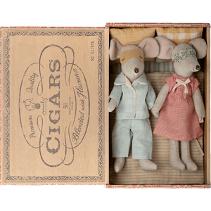 Mum And Dad Mice In Cigar Box